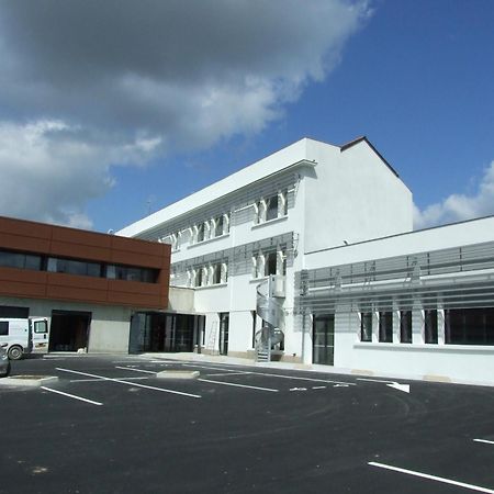 Hotel JF Accueil&Formation à Cholet Extérieur photo