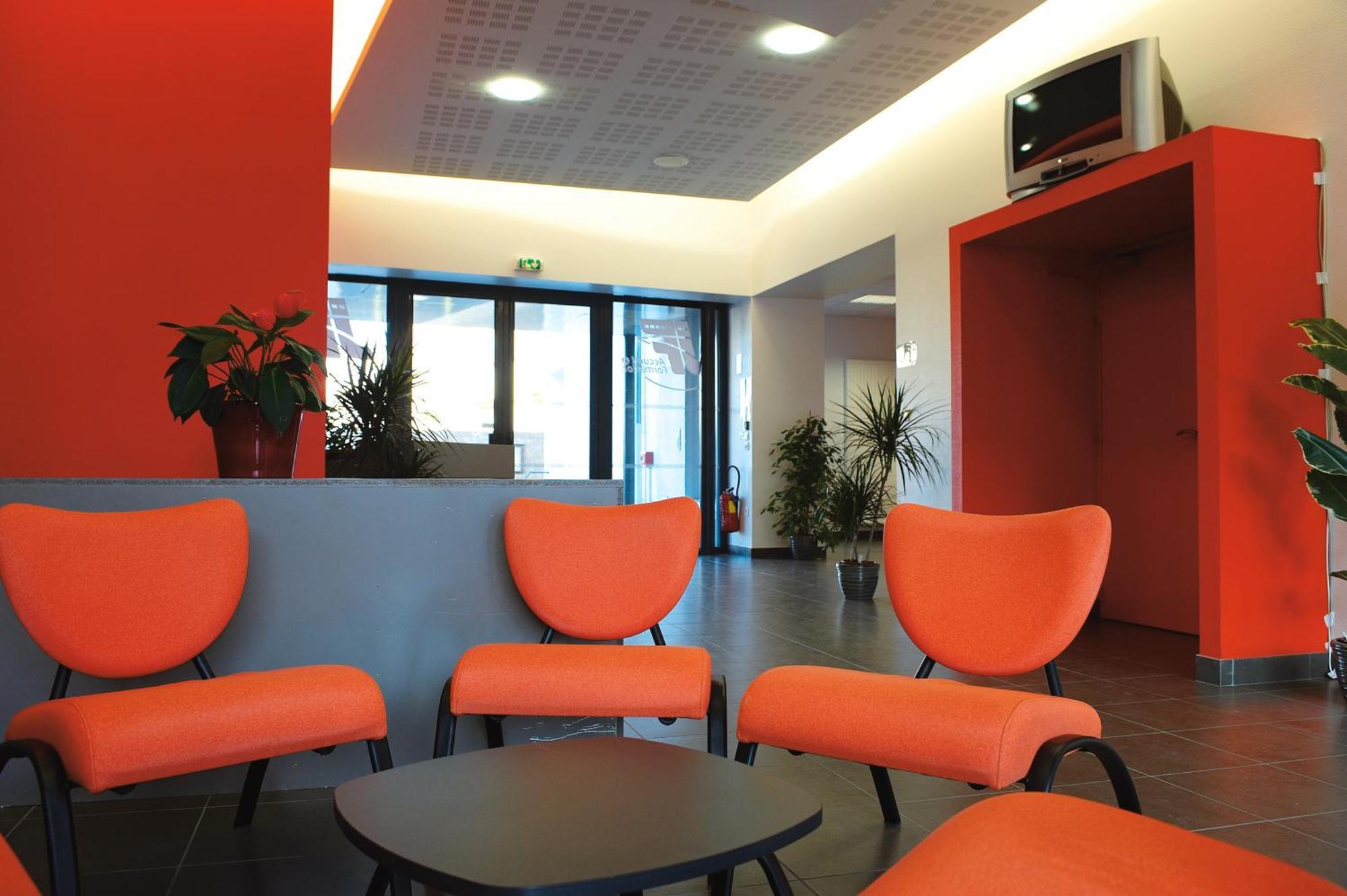 Hotel JF Accueil&Formation à Cholet Extérieur photo