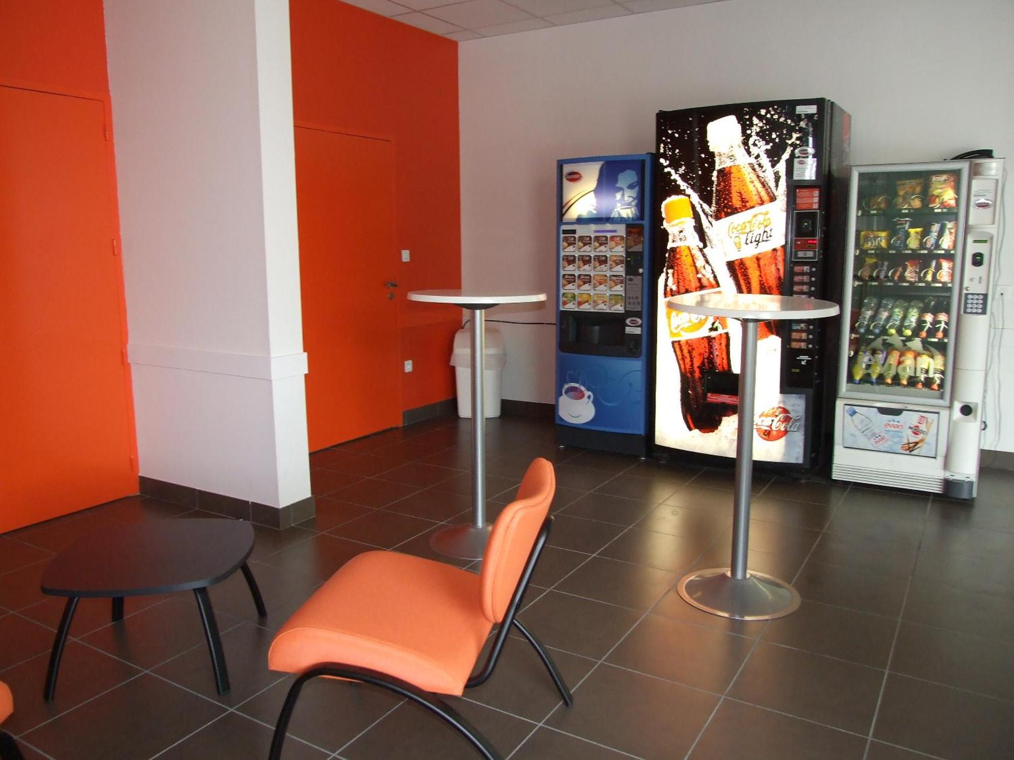 Hotel JF Accueil&Formation à Cholet Extérieur photo