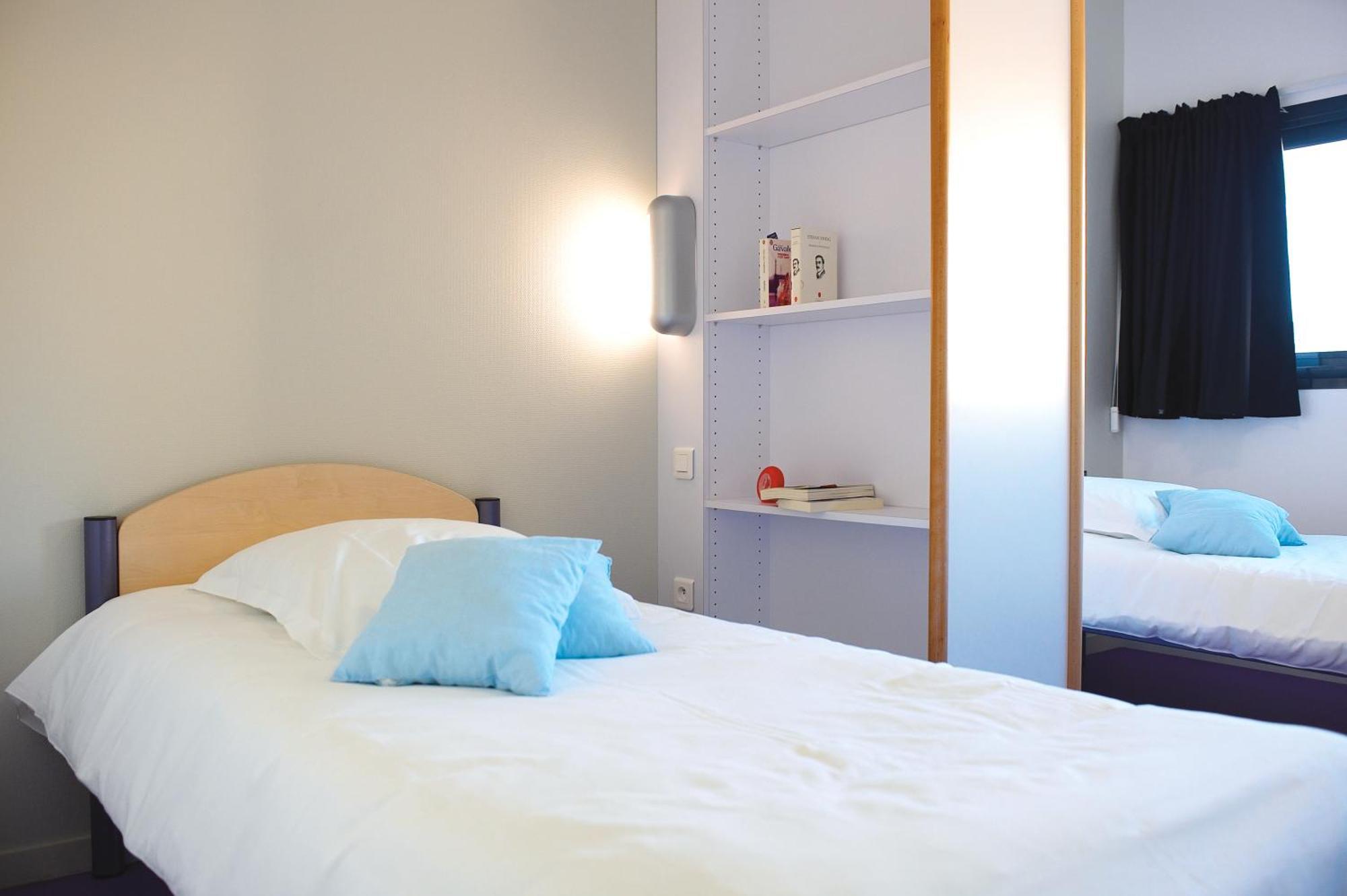 Hotel JF Accueil&Formation à Cholet Extérieur photo